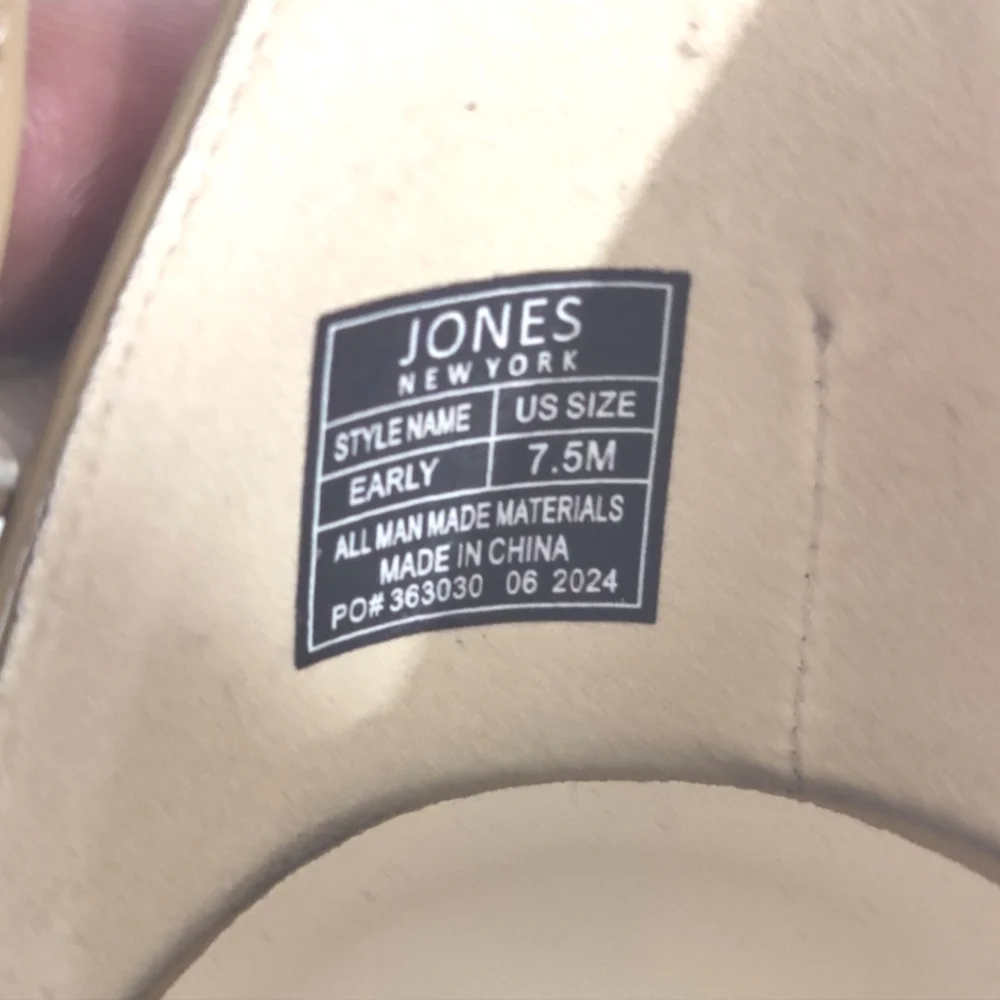 Women's Jones New York Early Dress High Block Heels Size 7.5 In Beige Color - Picture 6 of 7